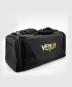 Sportovní taška VENUM Trainer Lite černo zlatá z úhlu